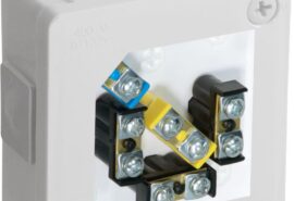 Puszka natynkowa z zaciskami 6 wlotów VIPLAST VP-22 BIAŁA IP55 86x86x40mm 022-51